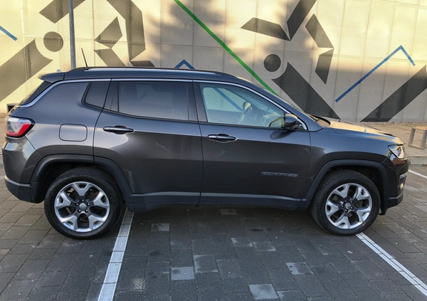 Jeep Compass cena 58000 przebieg: 274700, rok produkcji 2017 z Szamotuły małe 277